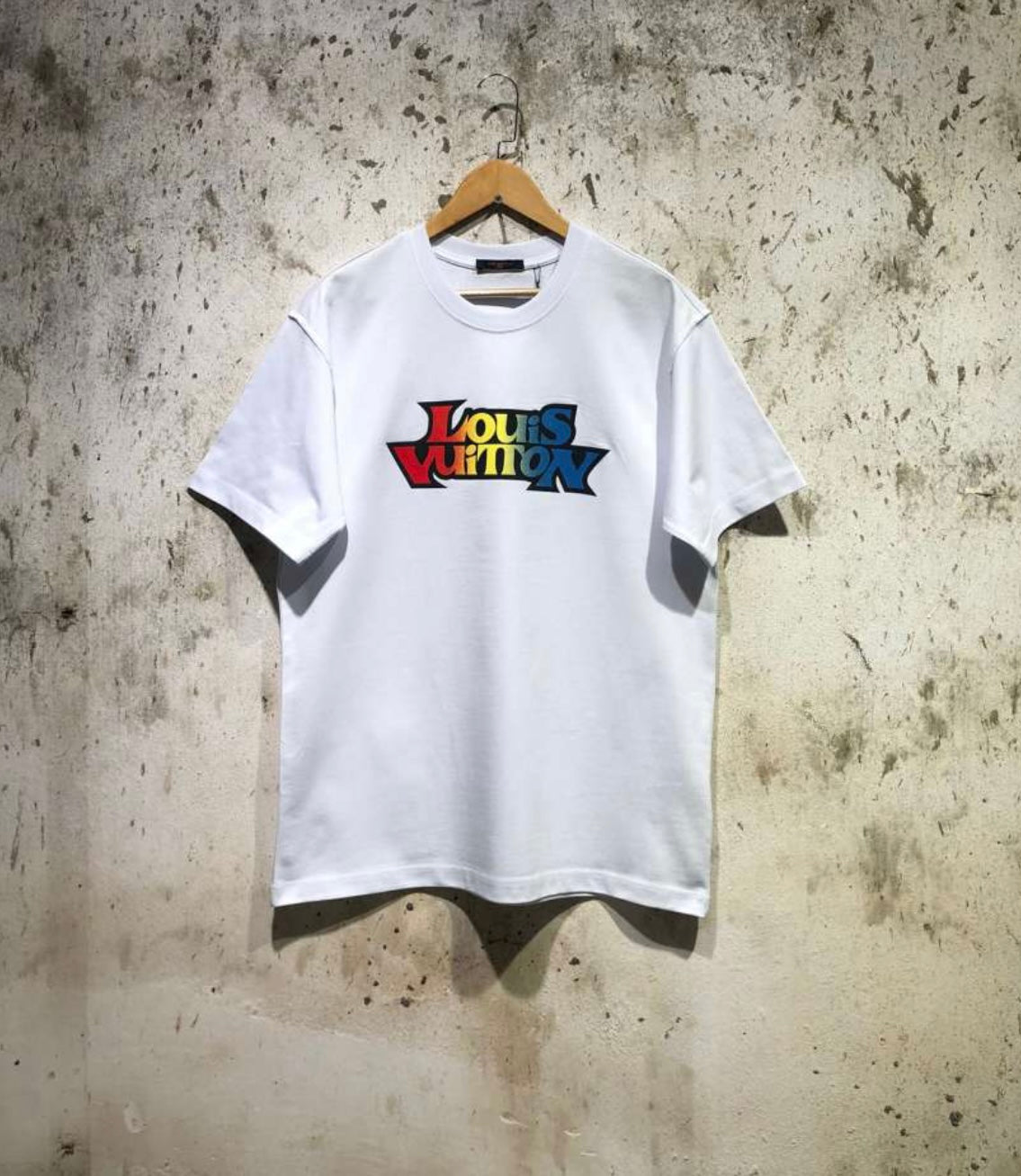 LV Men T-shirt